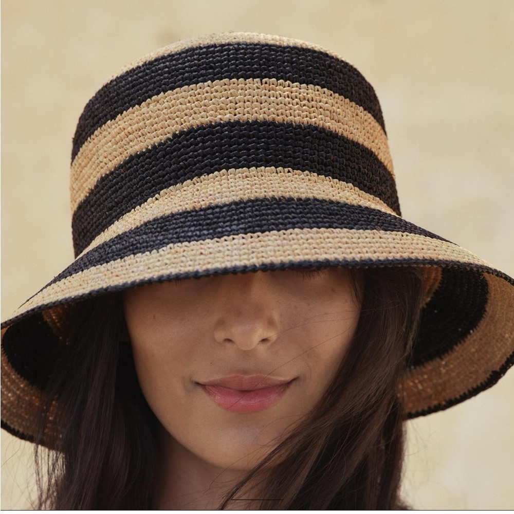 Zara bucket hat